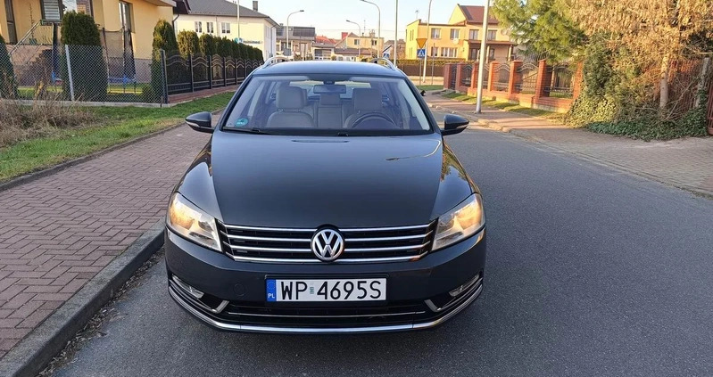 Volkswagen Passat cena 36900 przebieg: 252000, rok produkcji 2013 z Płock małe 781